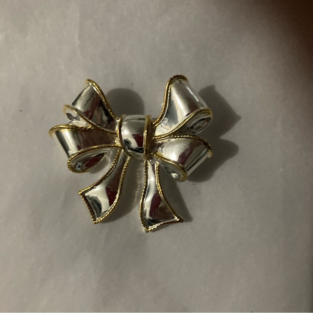 Vintage Elegant Silver and Gold Trim Bow Pin Brooch